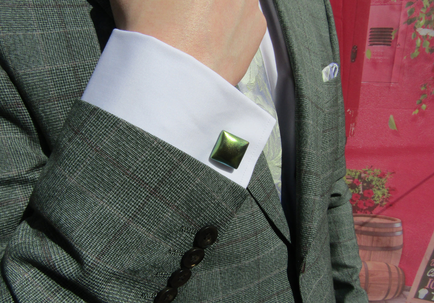 Gold coloured colour-shift square cufflinks