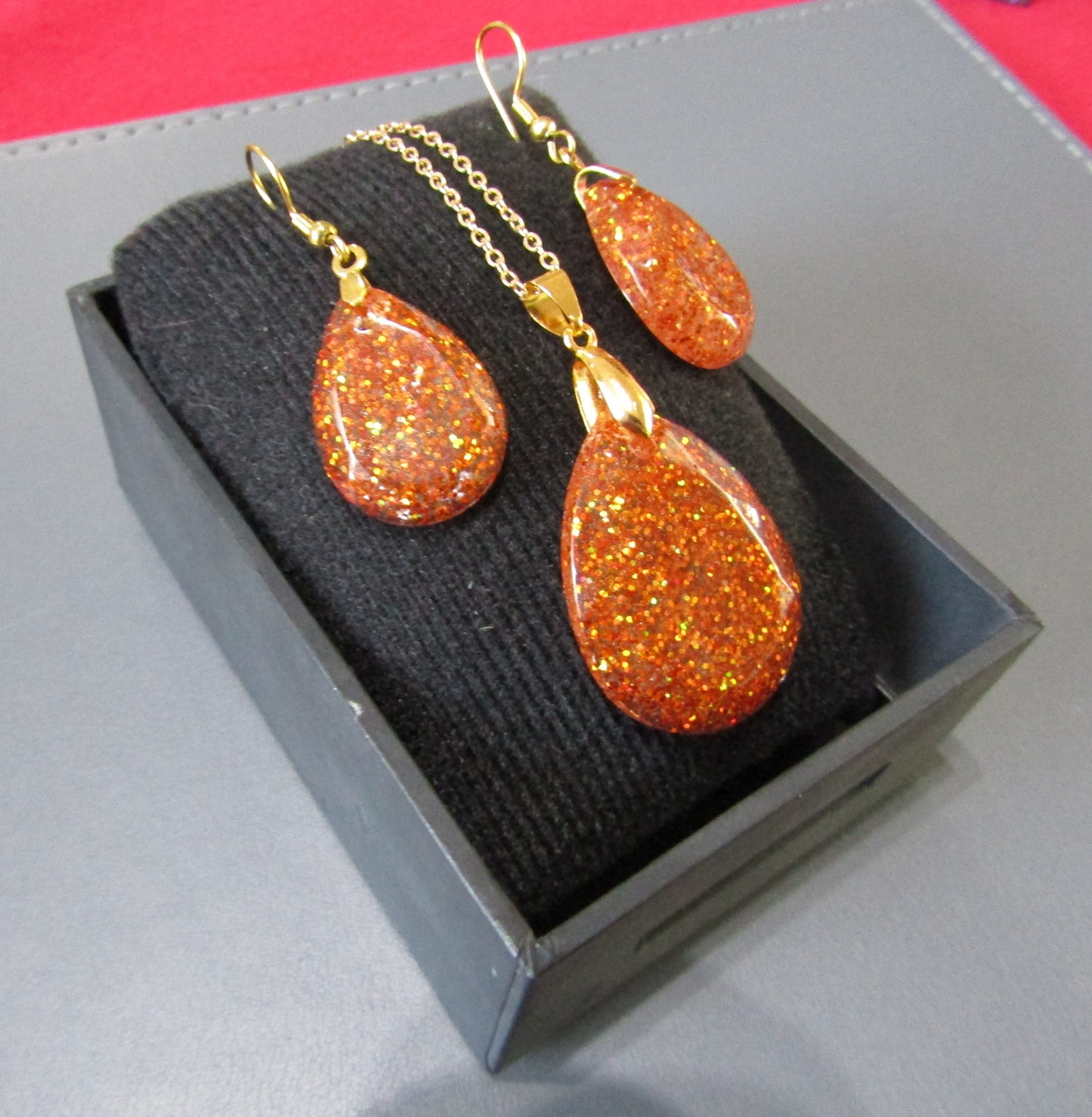 Medium Oval/Teardrop Pendant and Drop Earring set - Orange Glitter